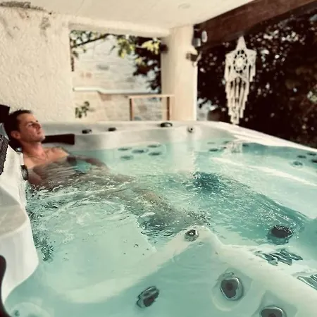 Grand Domaine Piscine Sauna Les Bains Bastide Du Bonheur St Donat *